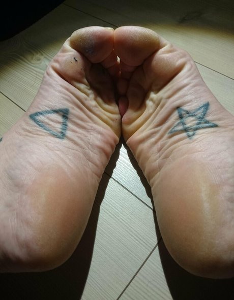 Naken läckt OnlyFans-bild av Ditteslegsandfeet