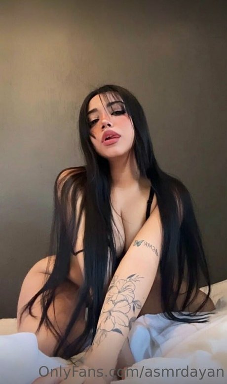 Nahá fotka uniklých OnlyFans od Asmr Dayana
