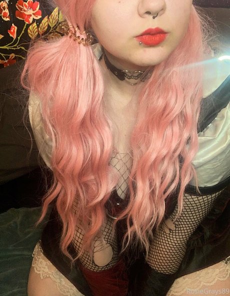 Naken läckt OnlyFans-bild av Rosiegrays89