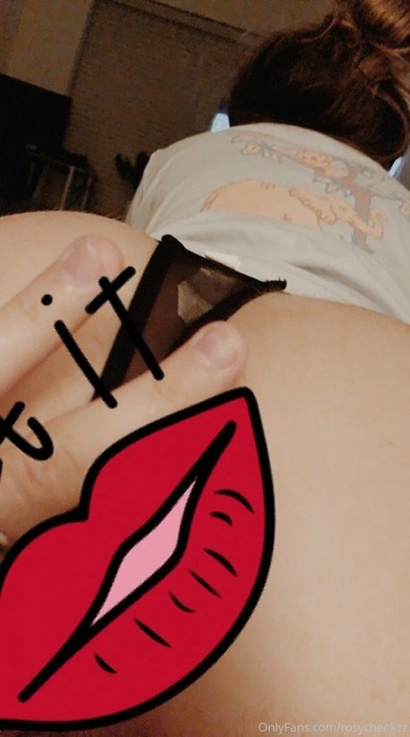 Rosycheekzz  nude leaked OnlyFans photo