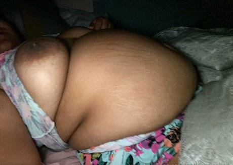 Naken lekkede OnlyFans-bilde av Goddessisabelly
