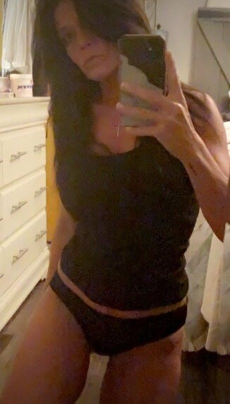 Naken lekkede OnlyFans-bilde av Honey Milf