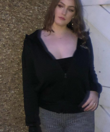 Naken lekkede OnlyFans-bilde av Lydia B