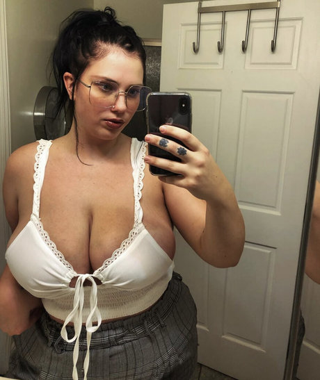 Nikkimichay  nude leaked OnlyFans photo