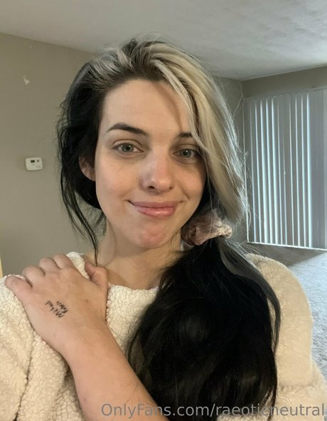 Nahá fotka uniklých OnlyFans od Raeoticneutral