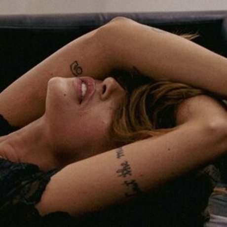 Nahá fotka uniklých OnlyFans od Carlotta Adacher