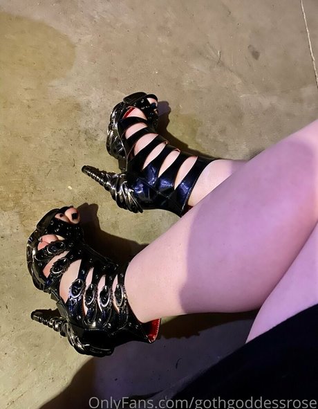 Gothgoddessrose
