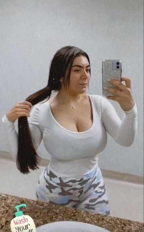 Nicky Nicole