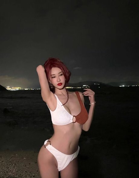 Naken läckt OnlyFans-bild av Dana Meng