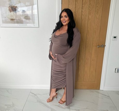 Nahá fotka uniklých OnlyFans od Scarlett Moffatt