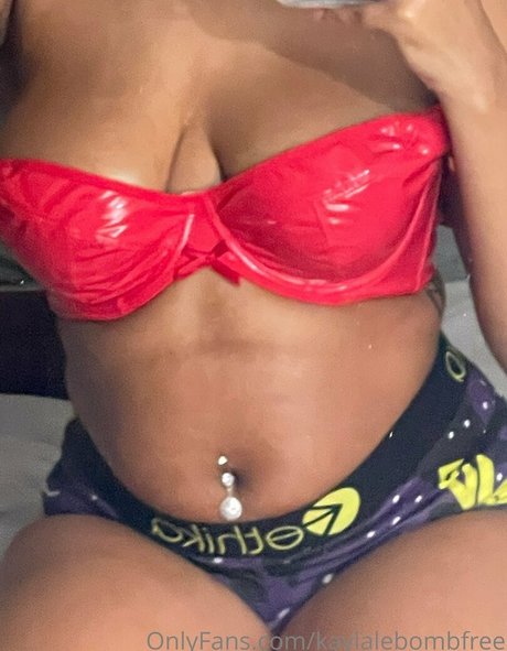Nahá fotka uniklých OnlyFans od Kaylalebombbb