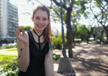Nøgent lækket OnlyFans-billede af Littlebunnyfree