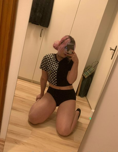 Naken lekkede OnlyFans-bilde av Kawaiiyukiichan