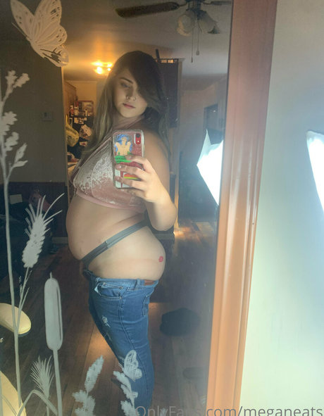 Naken lekkede OnlyFans-bilde av Meganeats