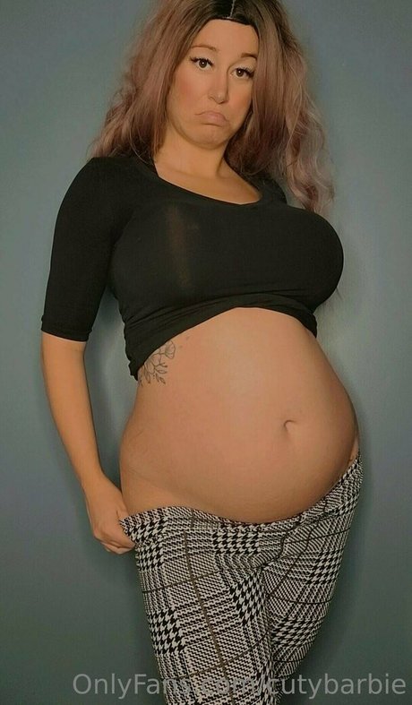 Nahá fotka uniklých OnlyFans od Cutybarbie
