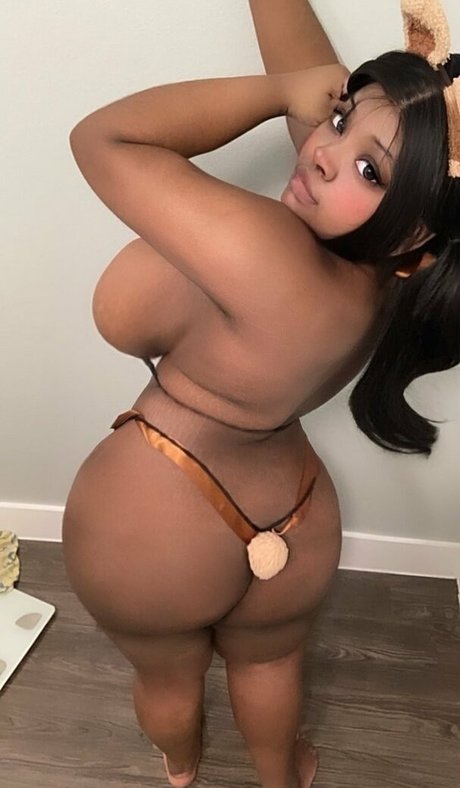 Naken läckt OnlyFans-bild av Roarwie