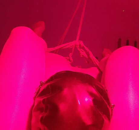 Naken lekkede OnlyFans-bilde av Pixiepeemagic