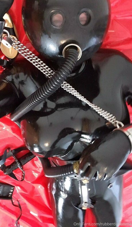 Rubberdollemma