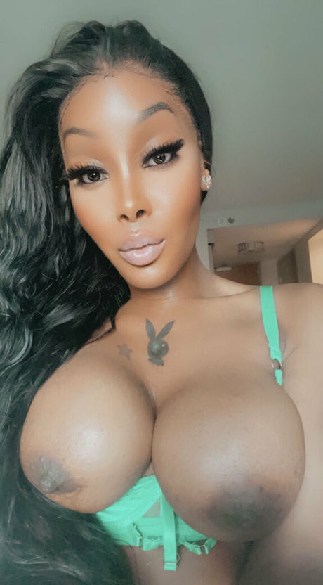 Foto nua vazada do OnlyFans de Honeybanksxxx