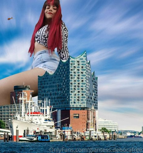 Giantessdeborafree