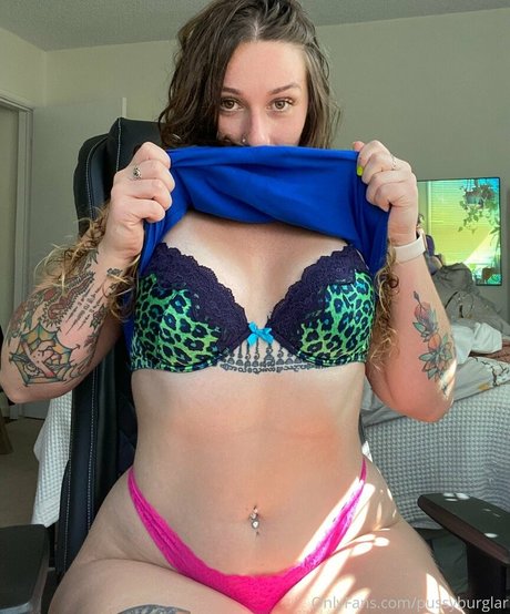 Nacktes geleaktes OnlyFans-Foto von Pussyburglar