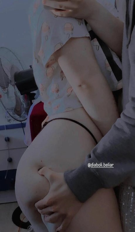 Naken lekkede OnlyFans-bilde av Xionkoroleva