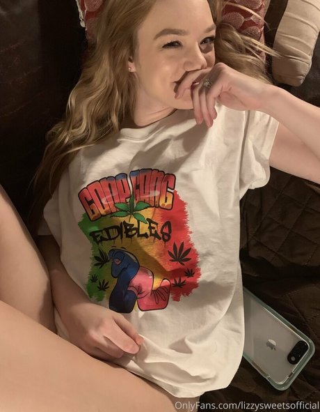 Naken lekkede OnlyFans-bilde av Lizzysweetsofficial