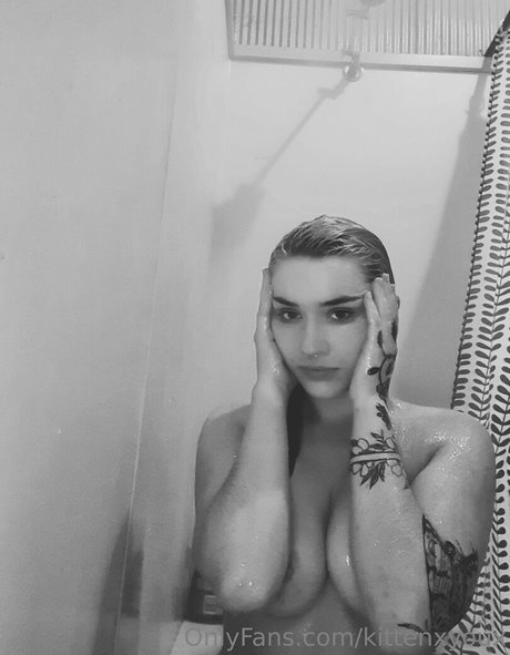 Nahá fotka uniklých OnlyFans od Kittenxyoux