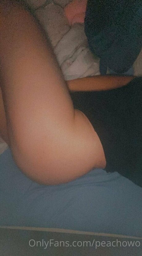 Foto di nudo di fuga di OnlyFans di Peachowo