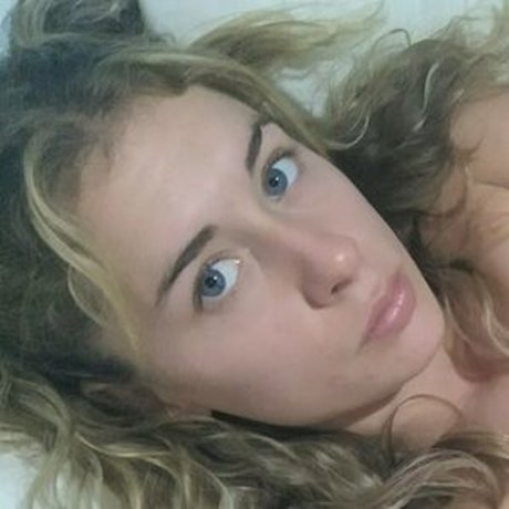 Alessia Foxx