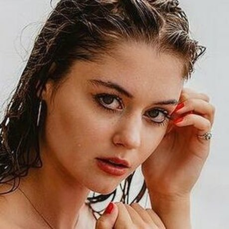 Alasti lekkinud OnlyFans-i pilt Zoelle