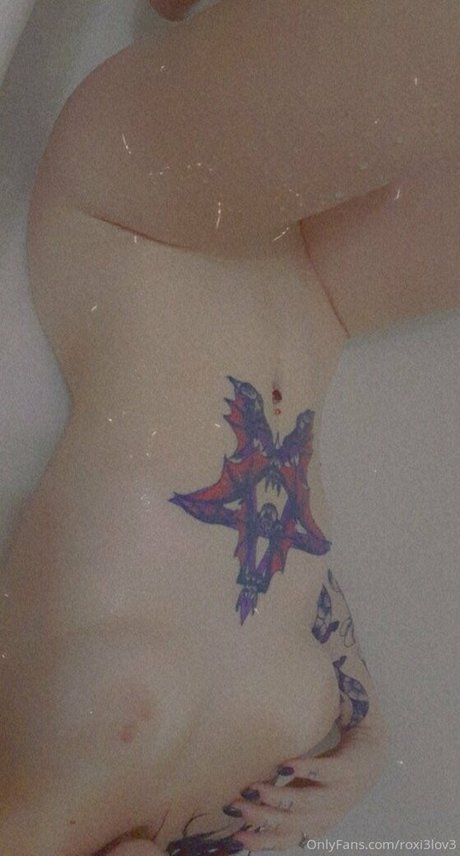 Nahá fotka uniklých OnlyFans od Venomroseexotic
