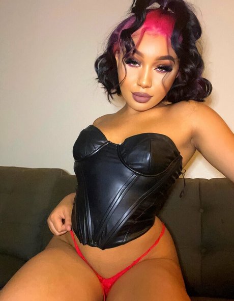 Nahá fotka uniklých OnlyFans od Bubble Booty