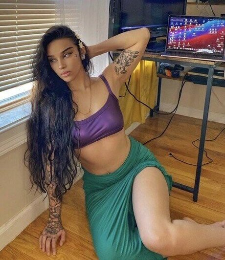 Nahá fotka uniklých OnlyFans od Lunamoonrivas
