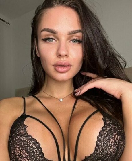 Elinsexy1