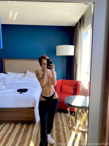 Nahá fotka uniklých OnlyFans od Melanie Pavola