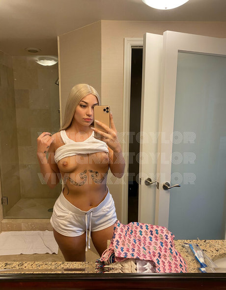 Nahá fotka uniklých OnlyFans od Vivianxxtaylor