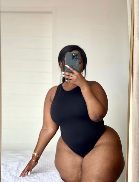 Nacktes geleaktes OnlyFans-Foto von Nako Tenza