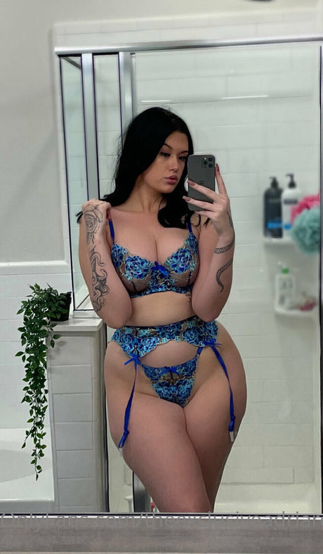 Foto nua vazada do OnlyFans de Theexclusiveadriarosee