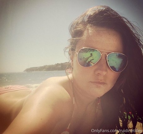 Обнаженная фотография утечки OnlyFans от Nadinetilley
