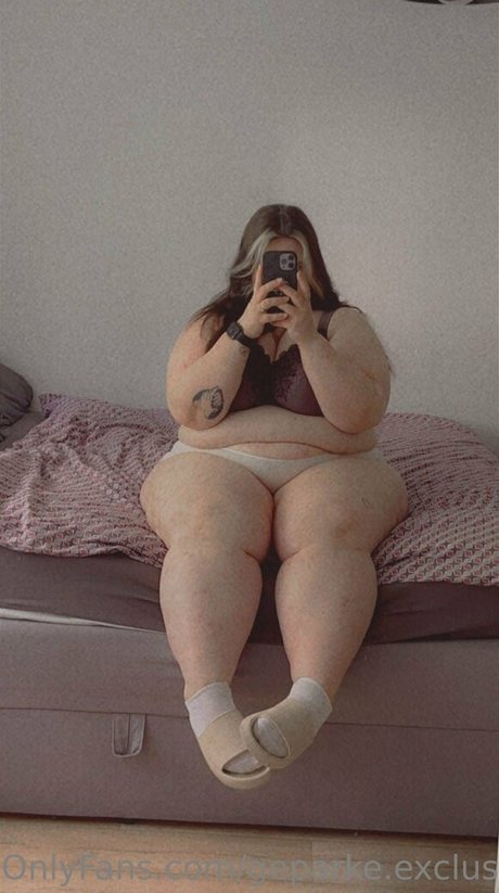 Naken lekkede OnlyFans-bilde av Perlaexclusive