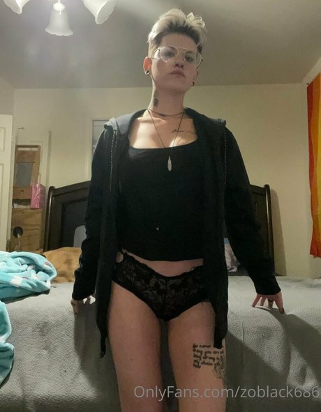 Alasti lekkinud OnlyFans-i pilt Zoblack686