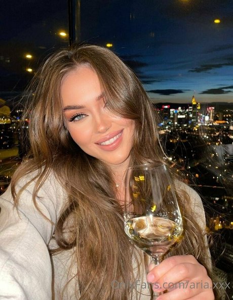 Naken läckt OnlyFans-bild av Ariaxxx