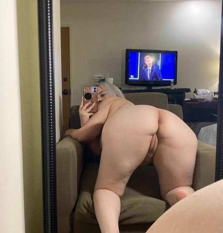 Nahá fotka uniklých OnlyFans od Hannahrenee13