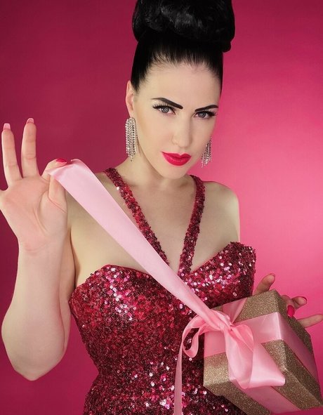 Naken läckt OnlyFans-bild av Theampedupvamp