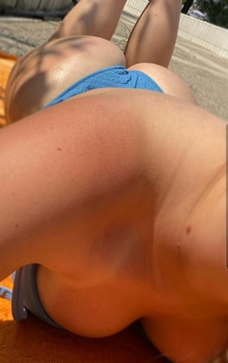 Nahá fotka uniklých OnlyFans od Masa Iva Nusa