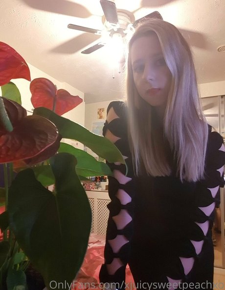 Foto nua vazada do OnlyFans de Xjuicysweetpeachxo