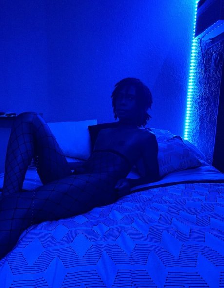 Nahá fotka uniklých OnlyFans od Heliosgs