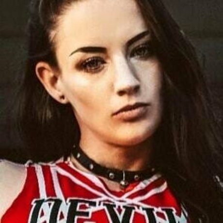 Naken lekkede OnlyFans-bilde av Suicidekittenxo