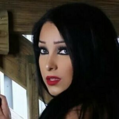 Mandy Leon